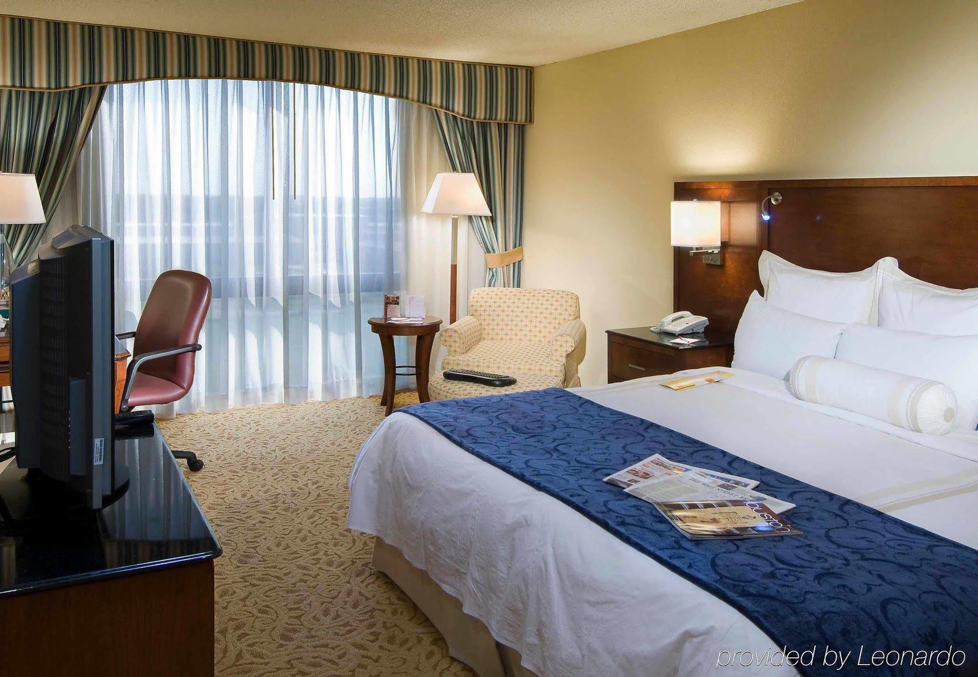 Hotel Marriott South At Hobby Airport 3*